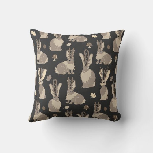 Jackalopeの森林おもしろいな神話上のウサギのプリントの黒 クッション (裏面)