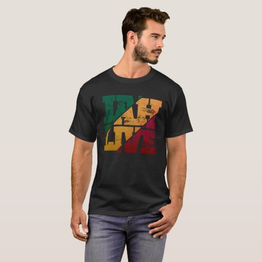 Jah Live Rasta Colors Distressed Reggae Tシャツ (正面フル)