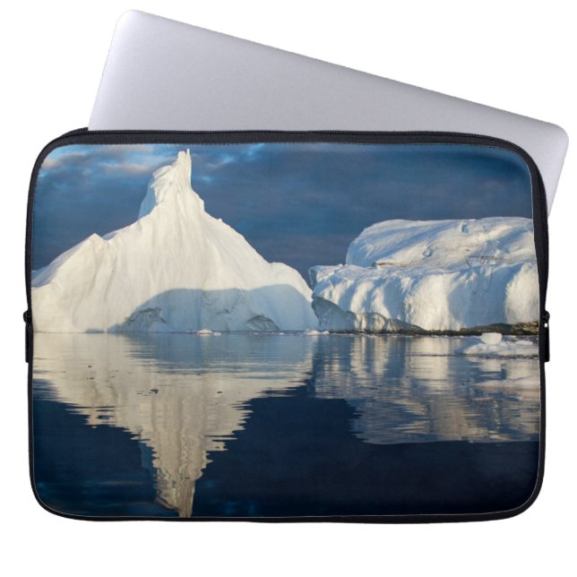 Jakobshavn Glacier Disko Bay Ilulissat，グリーンランド ラップトップスリーブ (正面)