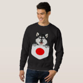 Japan Flag Alaskan Malamute Dog In Pocket スウェットシャツ (正面フル)