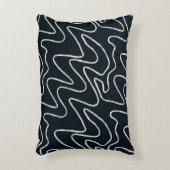 Japandi Minimalist Brush Stroke Pattern in Cream  アクセントクッション (正面(垂直))