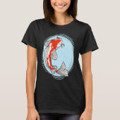 Japanese Koi Fish Swimming Tシャツ (正面)
