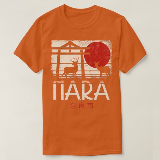Japanese Sika Deer Nihon Nippon Torii Retro Nara J Tシャツ (デザイン正面)