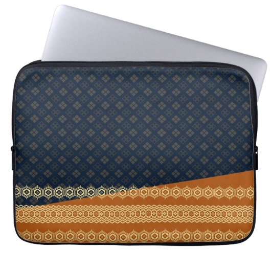 Japanese Tortoise and Diamond Pattern Gold Navy ラップトップスリーブ (正面)