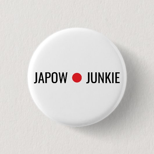 Japow Junkie 缶バッジ (正面)