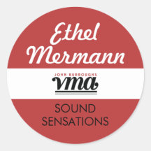 JBHS VMAの赤い背景（白いスクリプト付き）