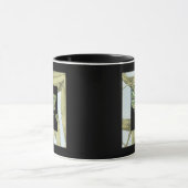 Jennifer Goldberger葉によるドラゴンフライの挿入を持つ マグカップ (中央)