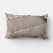 JESUS刺繍装飾用クッション- 3Dベジ描写ュー ランバークッション (裏面)