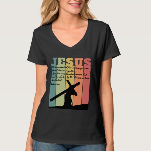 JESUS carrying cross Bible quote Isaiah 533 retro Tシャツ (正面)