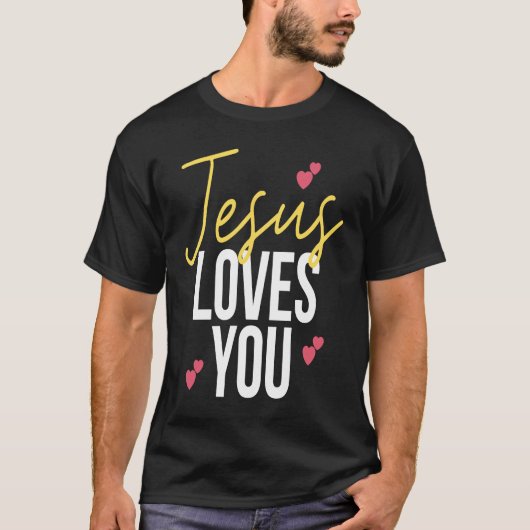 Jesus Loves You Typography with Hearts Tシャツ (正面)