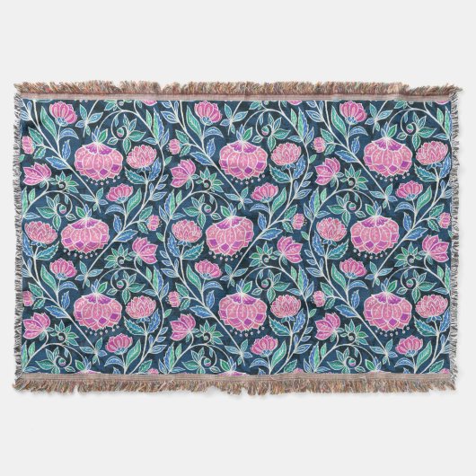 Jewel Toned Boho Chalk Chintz Floral Pattern スローブランケット (正面)