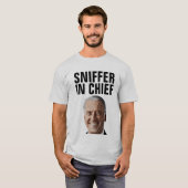 JOEバイデン氏SNIFFER IN CHIEF おもしろい T-SHIRTS TEES Tシャツ (正面フル)