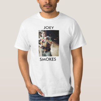 Joeyはたばこを吸います Tシャツ