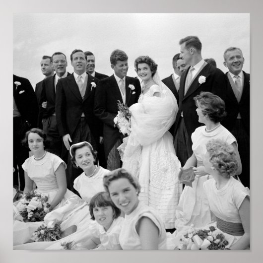 John and Jackie Kennedy With Their Wedding Party  ポスター (正面)