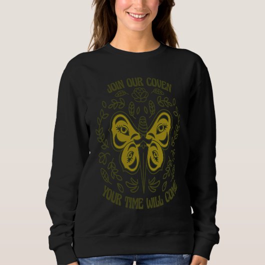 Join Our Coven Wiccan Wicca Pagan Witch Retro Moth スウェットシャツ (正面)