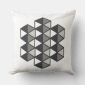 Joined Triangles Throw Pillow クッション (正面)