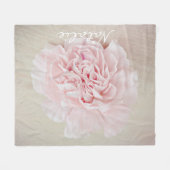 JoMazArt著かわいらしいピンクのカーネーション フリースブランケット (正面(横))