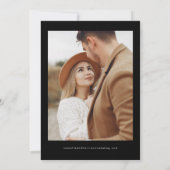 JOVI Edgy黒写真モダン日付の保存 招待状 (裏面)