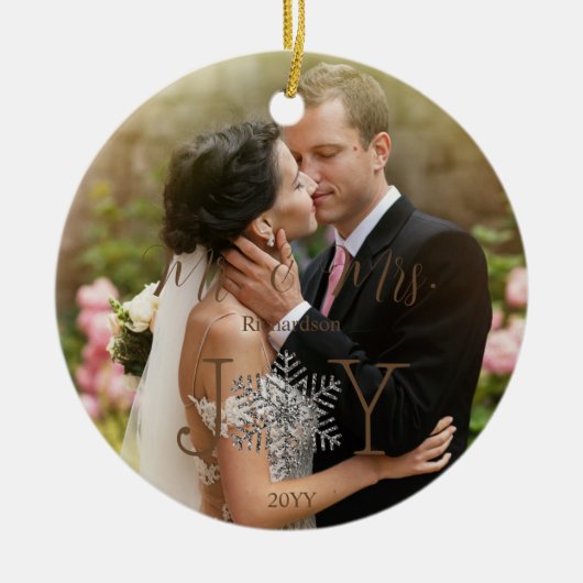 Joy私たちの初めてのクリスマスはMr. & Mrs. 2写真 セラミックオーナメント (正面)