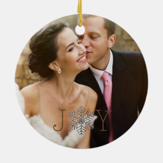Joy私たちの初めてのクリスマスはMr. & Mrs. 2写真 セラミックオーナメント (裏面)