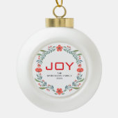Joy Floral Christmas Wreath Family Custom Name セラミックボールオーナメント (正面)
