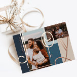Joy Overlay はっきりした Color Blocksファモダンミリ写真 箔シーズンカード<br><div class="desc">私たちの喜びのバラ金ゴールドフォイルモダンフォトホリデーはっきりしたカードで今年のホリデーシーズンの喜びを広げる。デザインは大きなはっきりしたバラ金ゴールドホイルエレガントレターで「喜び」を特徴とする。2つのフォトプレースホルダと金ゴールドフォイル文字オーバーレイ。ベージュはっきりしたとブルーシェードのカラーブロック。家族の署名と年でパーソナライズ。デザインはMoodthogy Paperyによる。</div>