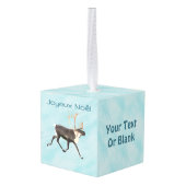 Joyeux Noёl – 雪の上のトナカイ キューブオーナメント (裏面アングル)