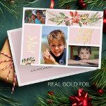 Joyful メリー and Bright photo collage金ゴールド赤面 箔シーズンカード<br><div class="desc">トレンディーボホモダン赤面ピンクのフォトコラージュ高級金ゴールドフォイルのホリデーカードは、クリスマスの季節の水の色のフローラブーケと赤いレンガのテラコッタポインセチアの花、ピネコン、セージの狩猟の緑のモミの枝と葉の"Joyful" "と明るい"の手でタイポグラフィのの文字付付。         前面に3枚の写真を、裏面に署名してパーソナライズ！             箔の色は、金ゴールド、シルバー、バラ金ゴールドから選択できます。</div>