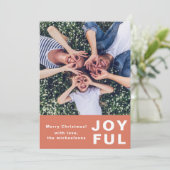 Joyful モダン Christmas Orange Coral Two Photo シーズンカード (スタンド正面)