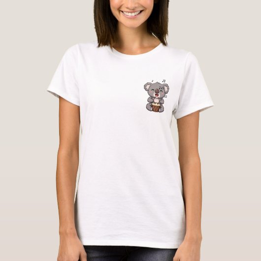 Joyful Baby Koala Playing Drums with Musical Notes Tシャツ (正面)