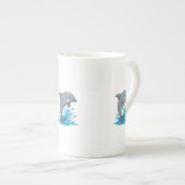 Joyful Dolphin Splash - Specialty Mug ボーンチャイナマグカップ (正面右)
