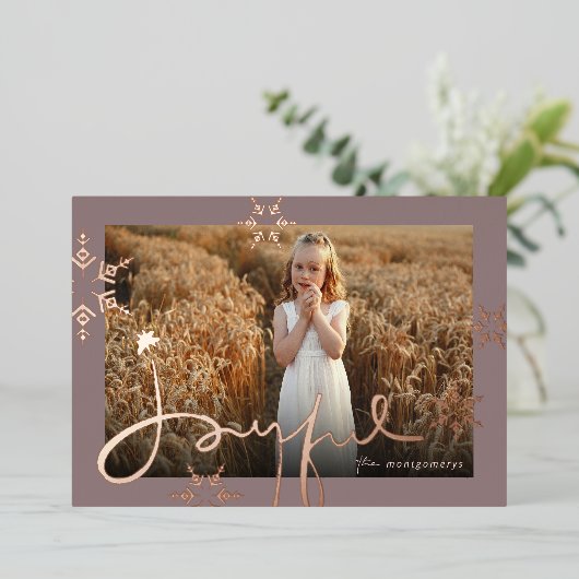 Joyful Hand Drawn Script Geometric Snowflake写真 箔シーズンカード (立ち正面)