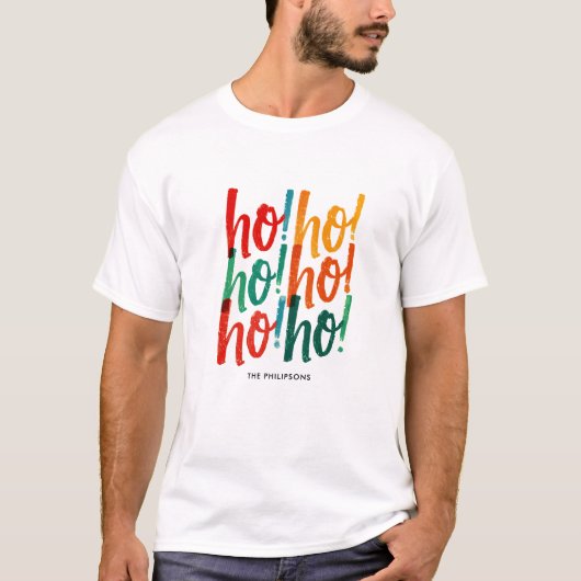 Joyful Ho Ho Ho Red Green Christmas Brush Script Tシャツ (正面)