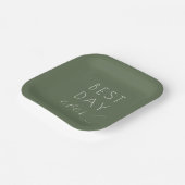 Joyful Olive Green Typographic Wedding Plates ペーパープレート (傾斜あり)