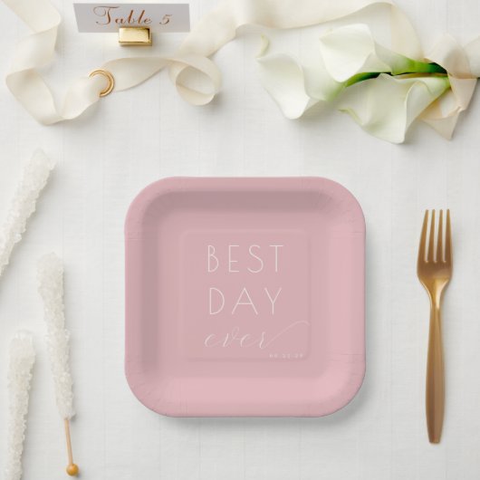 Joyful Pink Minimalist Wedding Plates ペーパープレート (ウェディング)