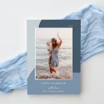 Joyful Shades Vertical Photo Hanukkah Silver 箔シーズンカード<br><div class="desc">シルバーフォイルエレガントのトリムで青の色合いの形状の背景に独身の縦型またはポートレート型の写真を取り入れたシックでハヌカーのカーオーガニックドデザイン。あなたの家族の名前とカスタムハヌカーのグリーティングでパーソナライズこれらの自然の休日の写真カードに完璧な仕上げtouchのためにインスパイアの下にす。</div>