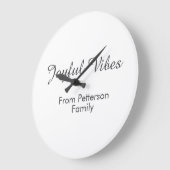 Joyful Vibes red Christmas add family name date  ラージ壁時計 (傾斜)