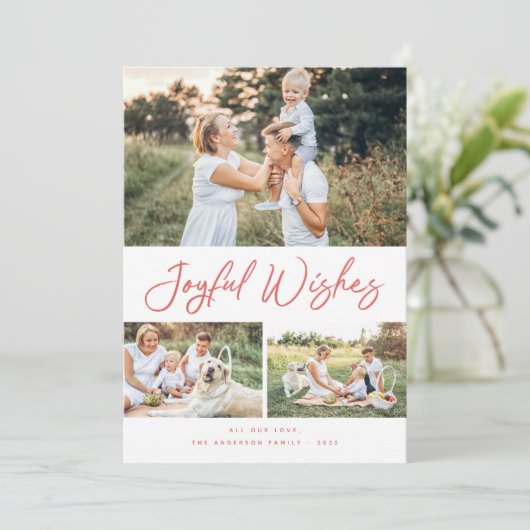Joyful Wishes赤いスクリプトクリスマスフォトコラージュ シーズンカード (スタンド正面)