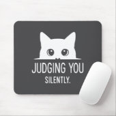 Judging You Silently - Funny Cat マウスパッド (マウス)