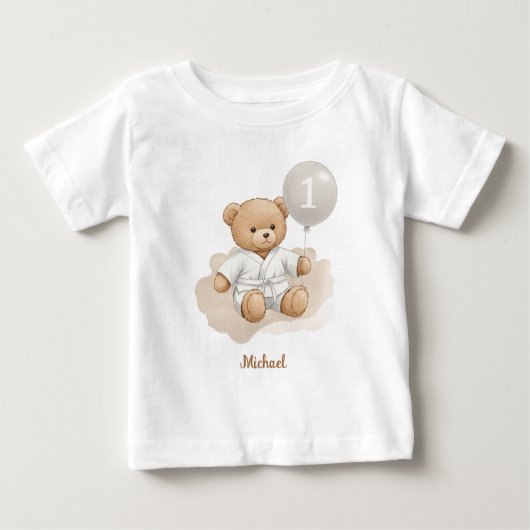 Judo Bear’s First Belt" – 1st Birthday White Belt ベビーTシャツ (正面)