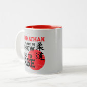 Judo - Trained to Throw - Built to Rise ツートーンマグカップ (正面左)