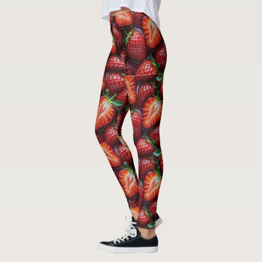 Juicy Fresh Red Strawberries Summer Fruit Pattern レギンス (左)