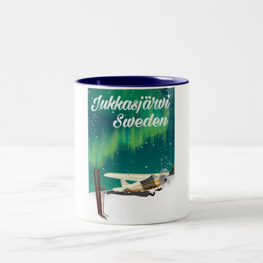 JukkasjerviスウェーデンNorthern lightsバケーションポスター ツートーンマグカップ (中央)