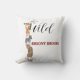 Jungle Safari "It's About To Get Wild" Baby Shower クッション