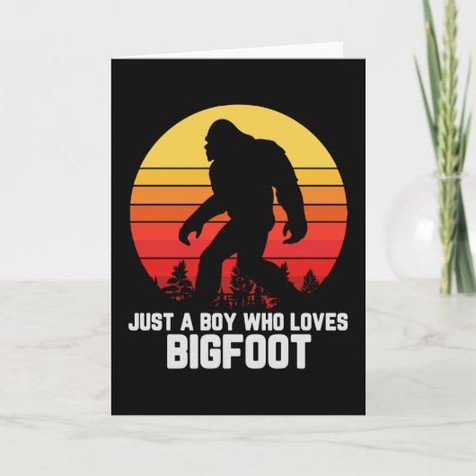 Just A Boy Who Loves BIGFOOT | Bigfoot Retro カード (正面)