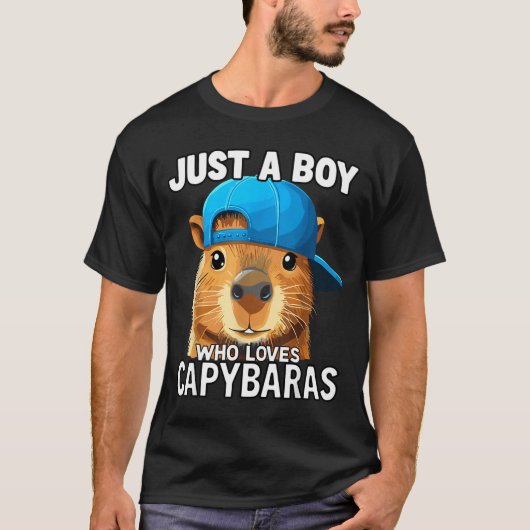 Just A Boy Who Loves Capybaras  Tシャツ (正面)