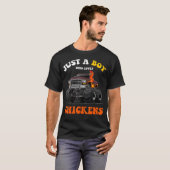 Just A Boy Who Loves Chickens And Monster Truck Ki Tシャツ (正面フル)