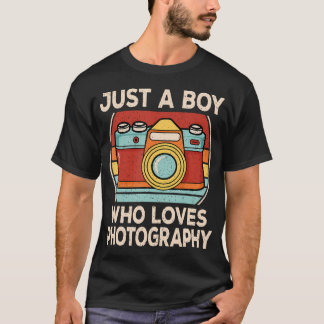 Just A Boy Who Loves Photography Retro Camera Love Tシャツ