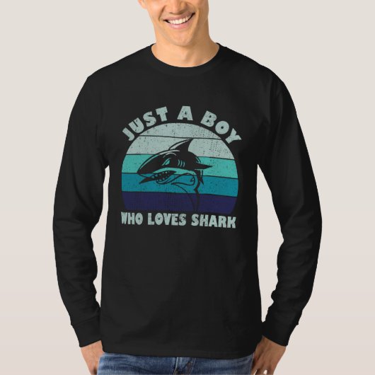 Just A Boy Who Loves Sharks Love Ocean Shark Tシャツ (正面)