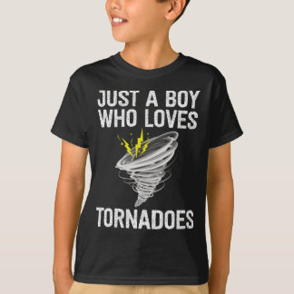 Just a boy who loves tornadoes lightening Thunder Tシャツ